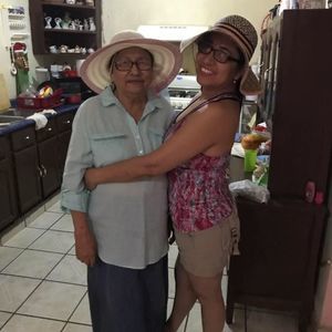 Meet your Posher, Reyna edith